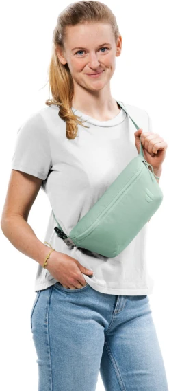 DEUTER Kleintasche Avengo 1.5 9 DEUTER Kleintasche Avengo 1.5 -Feinbier Unterwegs Geschäft 3900223 2032 BILD04 20230713